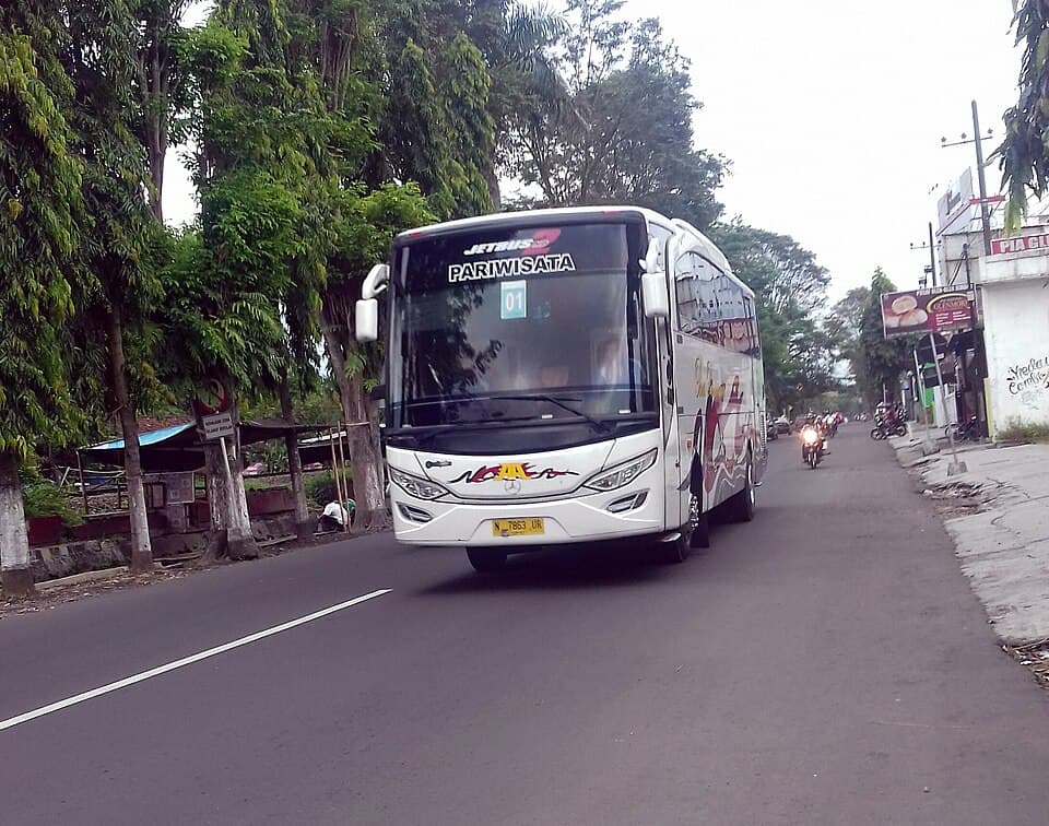 Spesifikasi Bus Mercedes Benz OH 1526 Bus rental Medan
