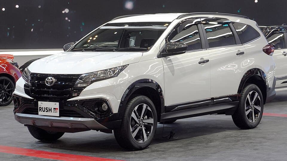 Sewa Toyota Rush 1.5 S 2023 SUV 7 Seater Jakarta Car rental Jakarta