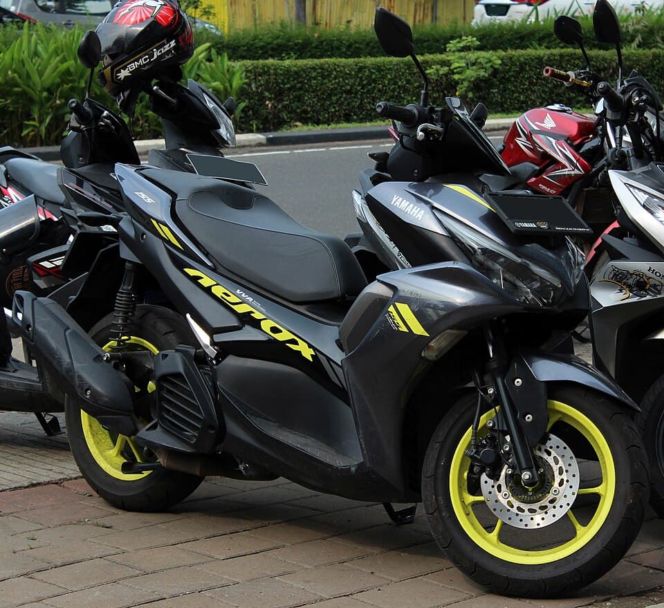 Sewa Yamaha Aerox 155 2024 ABS Connected Jakarta Motorcycle rental Jakarta