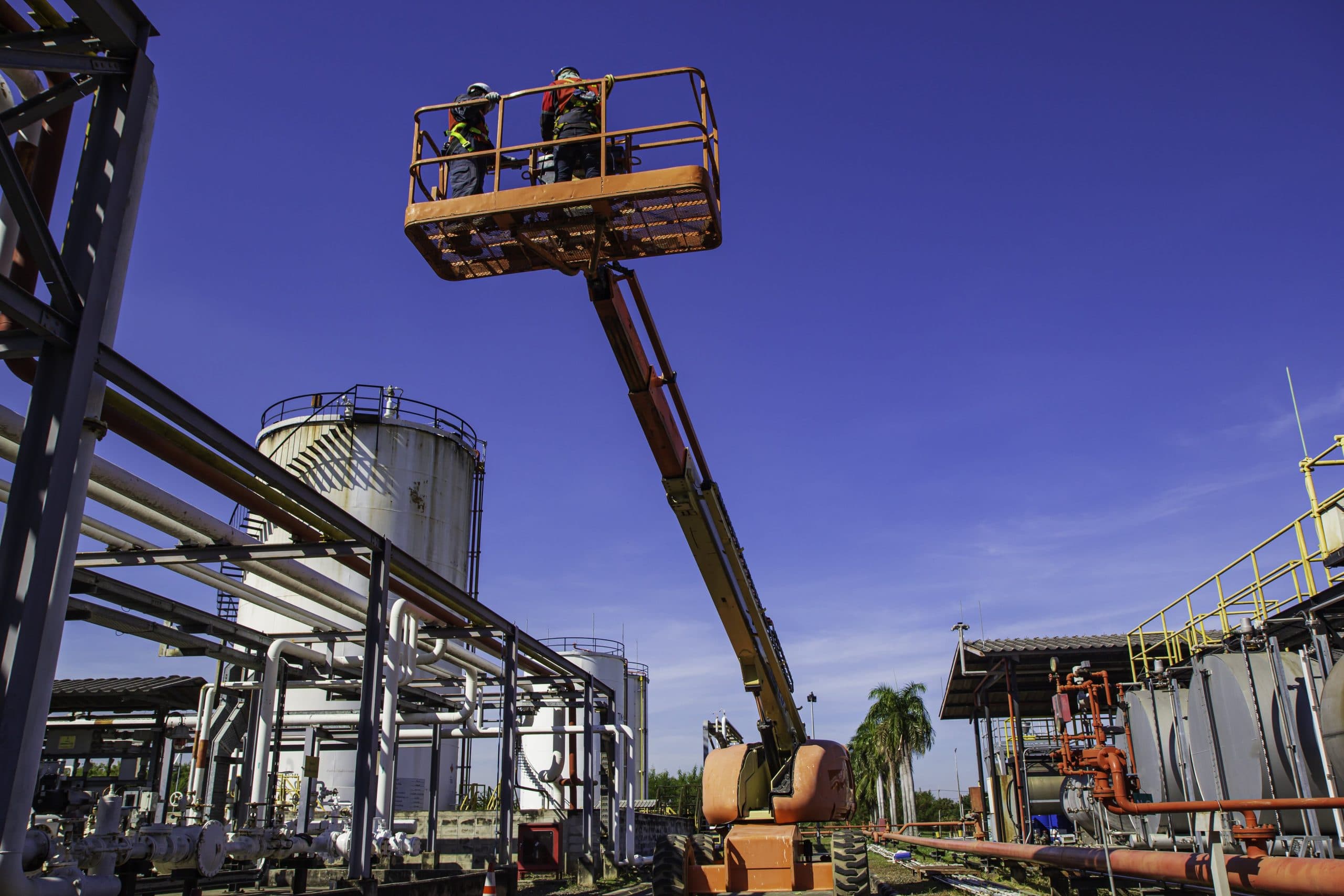 Manlift (Up-and-Over) Heavy Equipment rental Jakarta