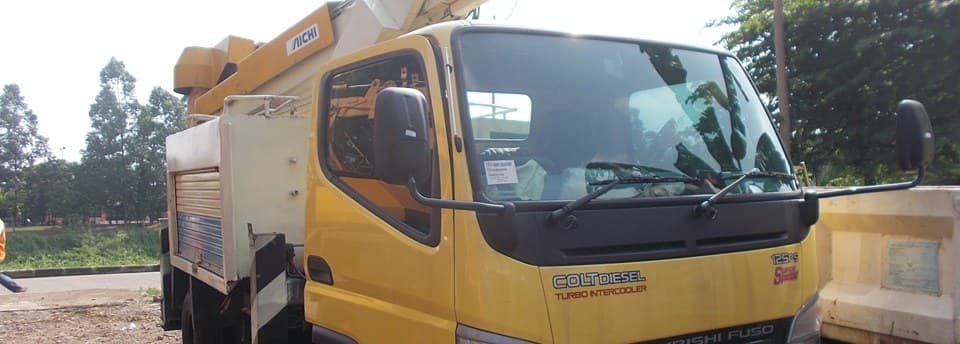 Aerial Truck-Mounted Platforms Pickup & Truck rental Jakarta