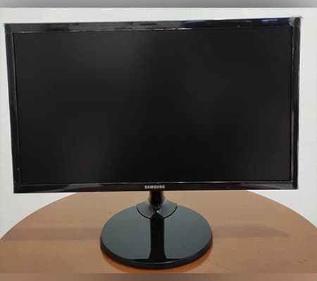 LCD Samsung Monitor Laptop & PC rental Bandung